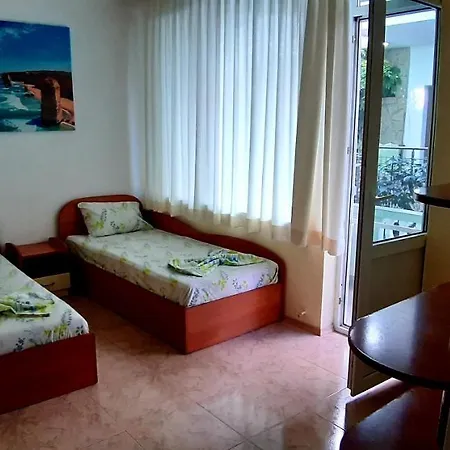 Guest house Laguna 2*