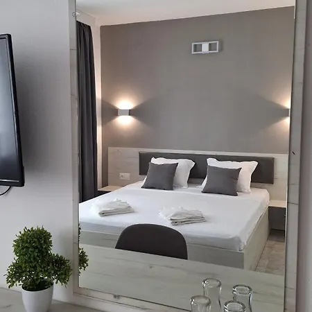 Guest house Laguna 2*