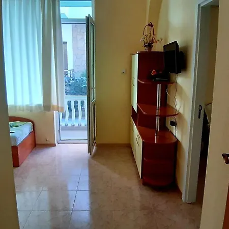 Laguna Guest house 2*